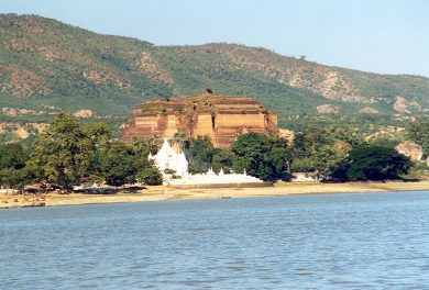 Mandalay,_Mingun_Paya_(6212287876)