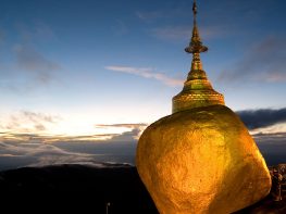 Kyaikhiyo (Golden Rock)