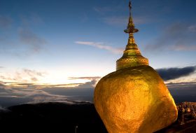 Kyaikhiyo (Golden Rock)