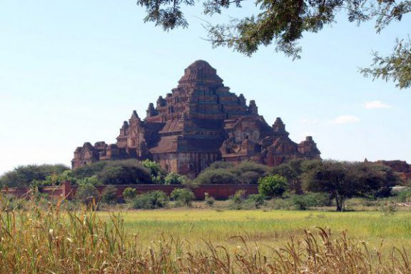 Day 2 : Yangon - Bagan (B)