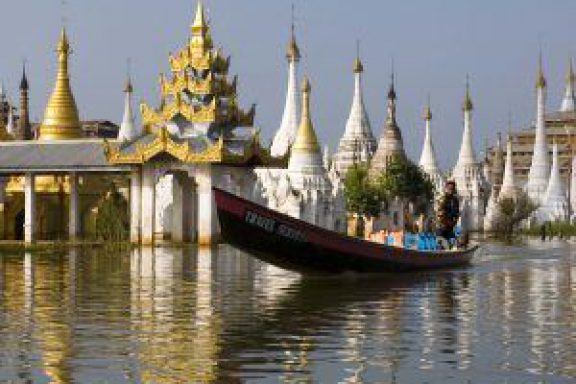Day 6 : Mandalay - Heho - Nyaung shwe - Inle Lake (B)