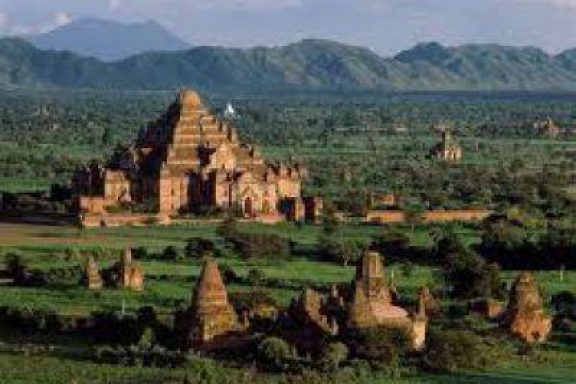 Day 2 : Yangon - Bagan 