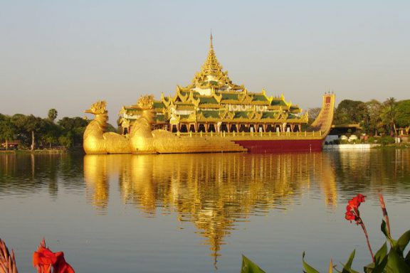 Day 1 : Arrival Yangon(L/D)