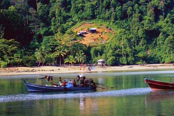 Day 1 : Yangon - Kawthaung - No.115Is